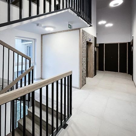 Apartament Sloneczny Kamienica Grochow With Free Parking Varšava Exteriér fotografie